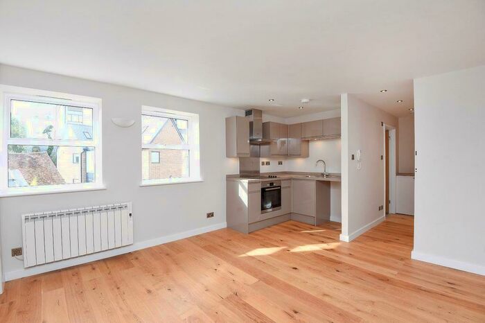 1 Bedroom Apartment To Rent In Bath Street, Abingdon, OX14