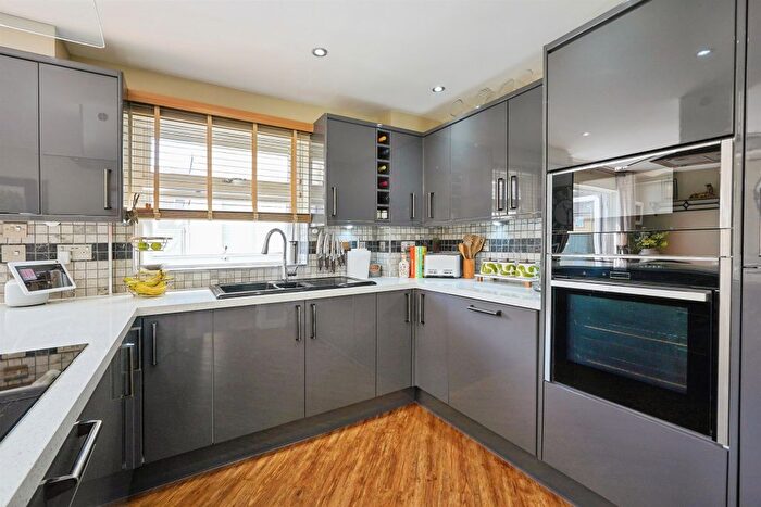 4 Bedroom Terraced House For Sale In Otterden Close, Ashford, TN23