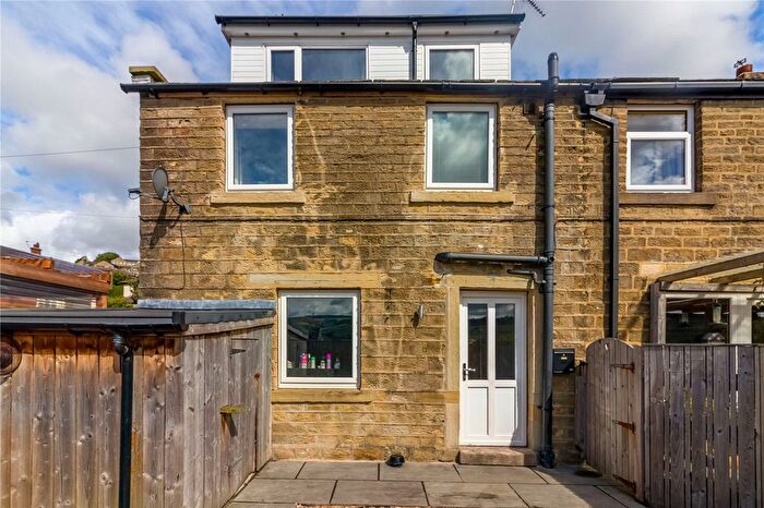 2 Bedroom Terraced House For Sale In Greenfield Road, Holmfirth, HD9