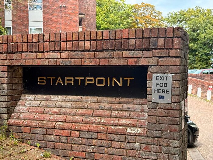 2 Bedroom Flat To Rent In Downs Road, Luton, LU1