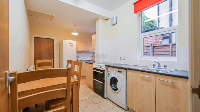 5 Bedroom Terraced House To Rent In Hubert Road, Selly Oak, Birmingham, B29
