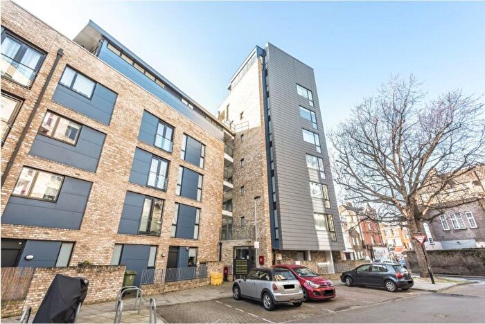2 Bedroom Flat To Rent In Boyson Road Kennington, SE17