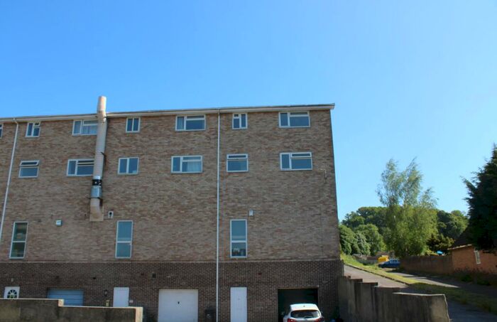3 Bedroom Maisonette To Rent In South Western Yeovil, Somerset, BA20