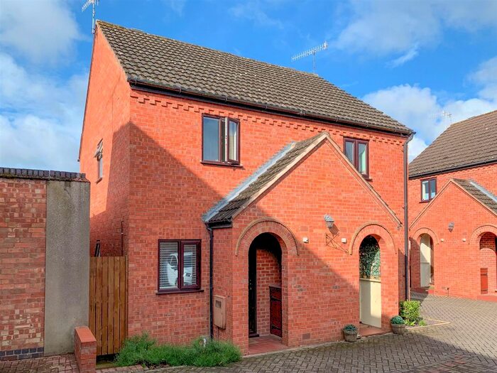 2 Bedroom Property To Rent In West End Court, Crompton Street, Warwick, CV34