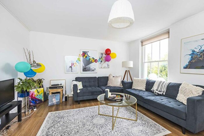 3 Bedroom Flat To Rent In Islington Park Street, Barnsbury, N1