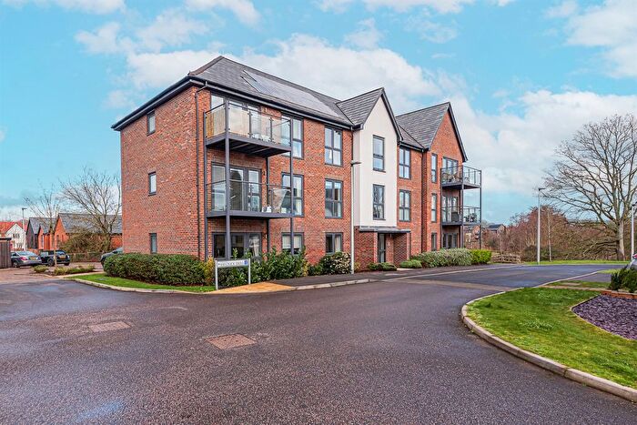 2 Bedroom Flat To Rent In Shelduck Drive, Arborfield Green, Reading, RG2