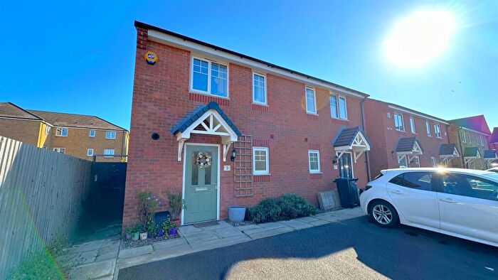 2 Bedroom Semi Detached House For Sale In Foundry Walk, Stirchley, Birmingham, B30