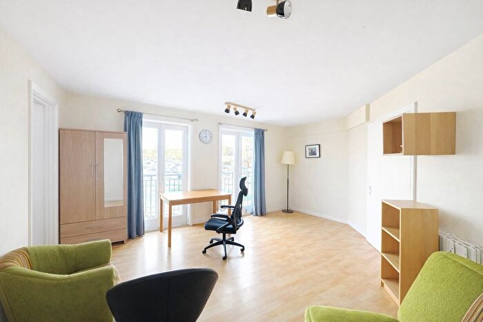 1 Bedroom Flat To Rent In Durward Street, London, E1