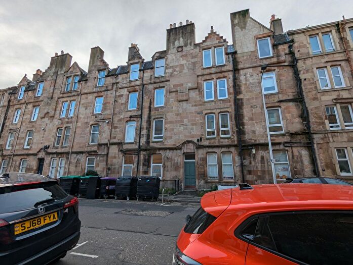2 Bedroom Flat To Rent In Watson Crescent, Edinburgh, EH11