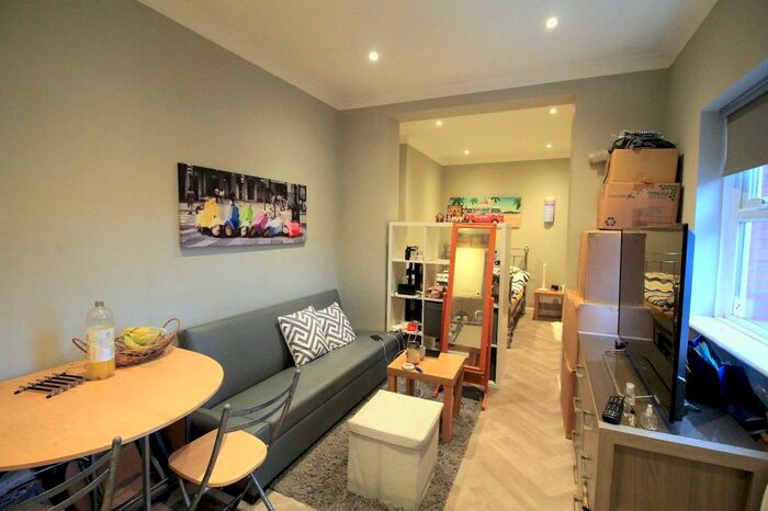 Studio To Rent In A Eastern Road, Brighton, East Sussex, BN2