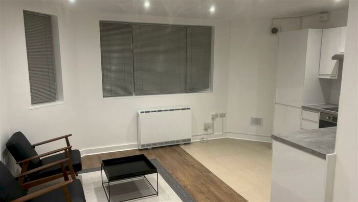 1 Bedroom Flat To Rent In Knatchbull Road, SE5