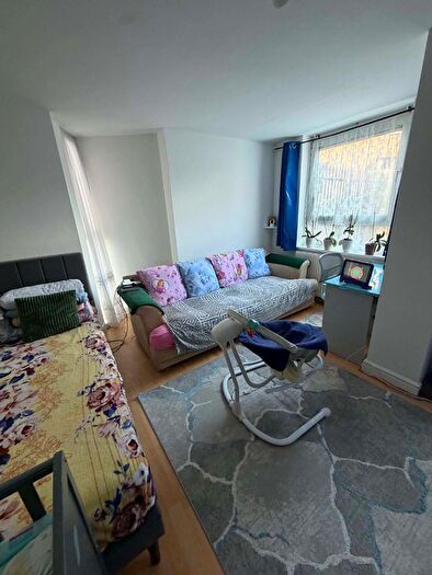 4 Bedroom Maisonette To Rent In Buttsbury Road, Ilford, Redbridge, IG1