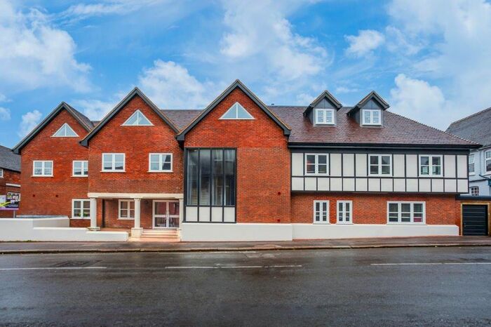 2 Bedroom Flat To Rent In West Street, Reigate, RH2