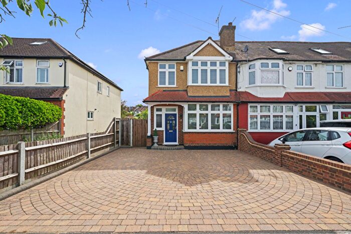 3 Bedroom End Terrace House For Sale In Sandringham Road, Worcester Park, KT4