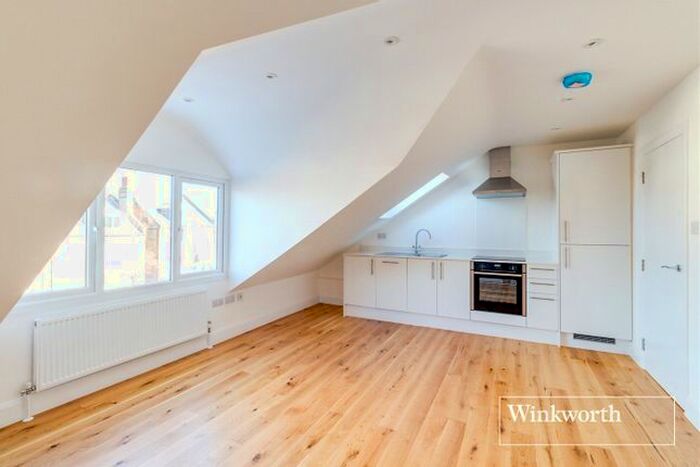 1 Bedroom Flat To Rent In Mountfield, Finchley, London N3