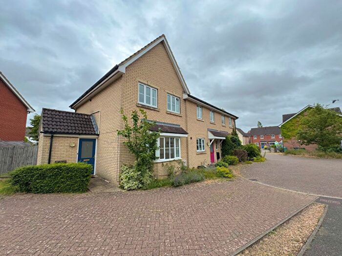 3 Bedroom Property To Rent In Roundhouse Close, Highfields Caldecote, Cambridge, CB23