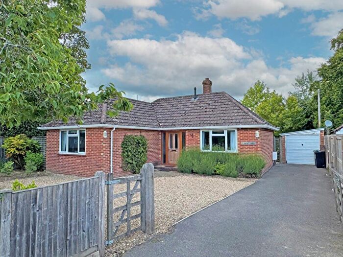 3 Bedroom Bungalow For Sale In Balmer Lawn Road, Brockenhurst, SO42