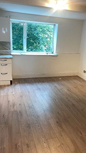 1 Bedroom Flat To Rent In Olive Place, Queensbury, Bradford, BD13