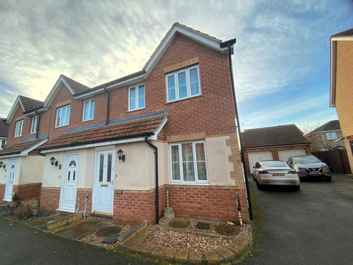 3 Bedroom Semi-Detached House To Rent In Greenwich Avenue, Holbeach, Spalding, PE12
