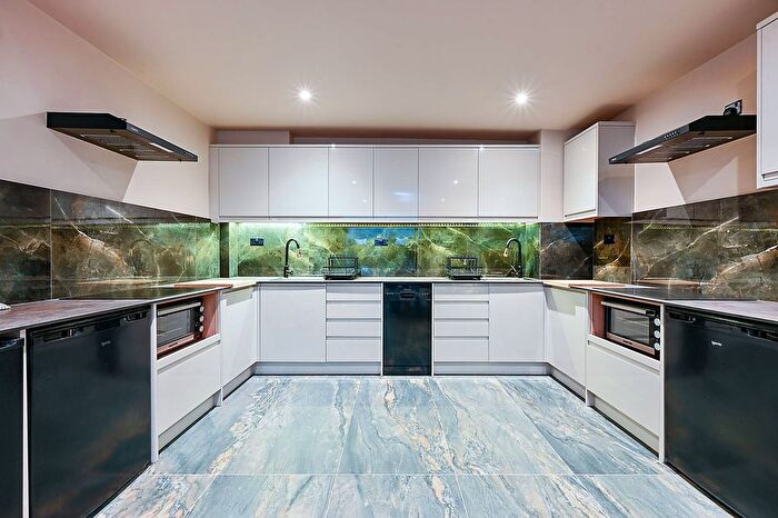 4 Bedroom Terraced House To Rent In Duke Road, Glebe Estate, London, W4