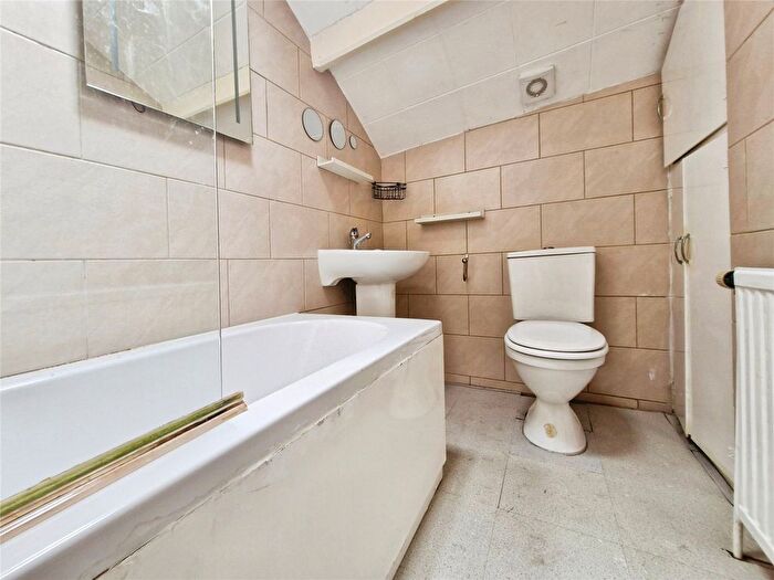 3 Bedroom End Of Terrace House To Rent In Cartmel Road, Keighley, West Yorkshire, BD21