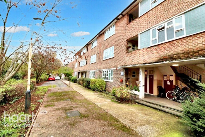 2 Bedroom Flat For Sale In Charters Close, London, SE19