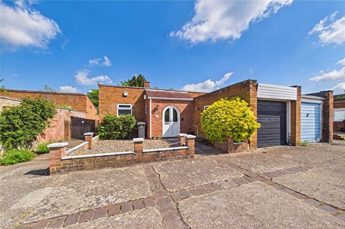 2 Bedroom Bungalow For Sale In Windrush Way, Reading, Berkshire, RG30