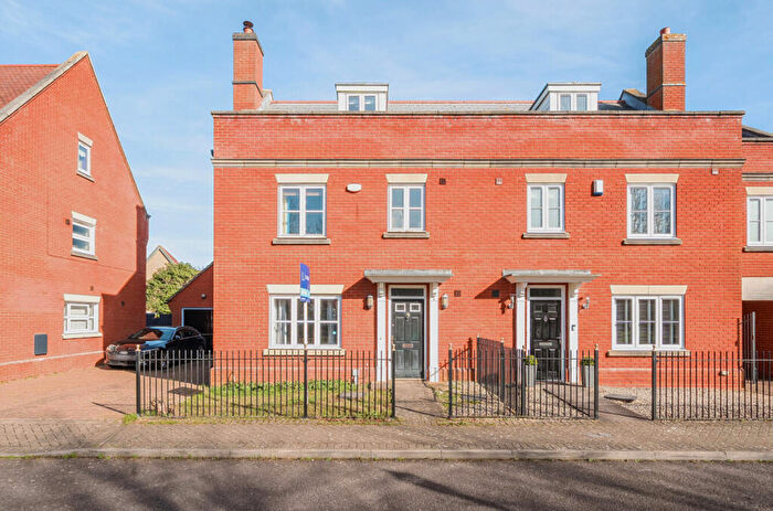 4 Bedroom Semi Detached House For Sale In Mansbrook Boulevard, Ipswich, Suffolk, IP3