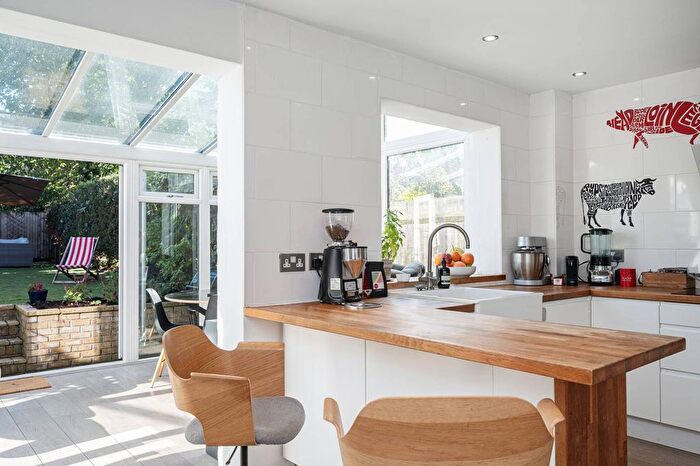 4 Bedroom Property For Sale In Danesdale Road, Victoria Park, London, E9