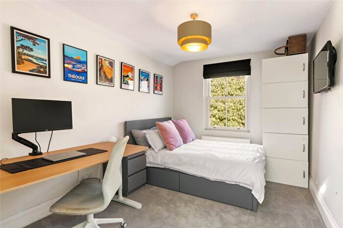 3 Bedroom Terraced House For Sale In Eversleigh Road, London, SW11