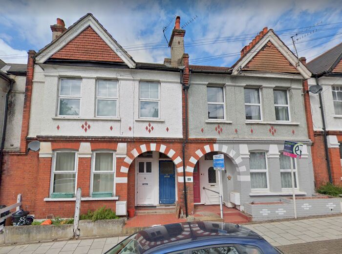 2 Bedroom Flat To Rent In Salterford Road, London SW17