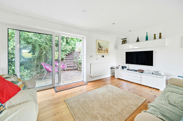 5 Bedroom Detached House For Sale In Grove Road, Godalming, Surrey, GU7