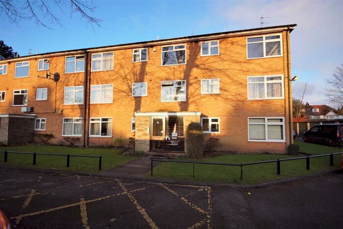 2 Bedroom Apartment To Rent In Wake Green Road, Birmingham, B13