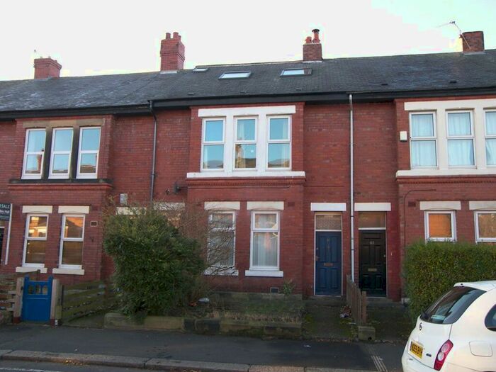 2 Bedroom Flat To Rent In Hyde Terrace, Gosforth, Newcastle Upon Tyne, Tyne And Wear, NE3
