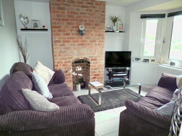 3 Bedroom Semi-Detached House To Rent In Bakewell Road, Matlock, DE4