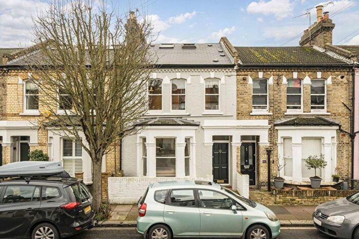 3 Bedroom Flat For Sale In Sherbrooke Road, Fulham, SW6