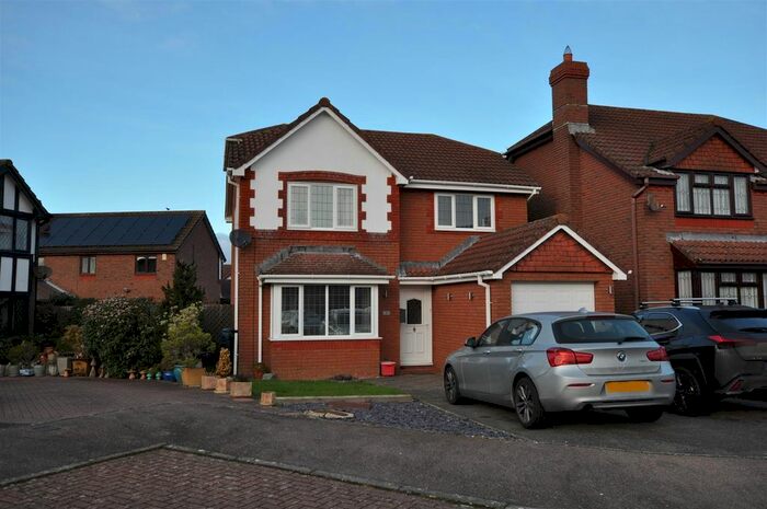 4 Bedroom Detached House To Rent In Pitreavie Drive, Hailsham, BN27