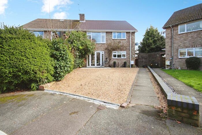 3 Bedroom Maisonette For Sale In Coniston Road, Leamington Spa, CV32