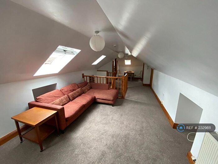 2 Bedroom Flat To Rent In Pantygwydr Road, Uplands, Swansea, SA2