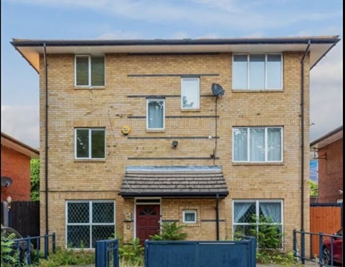 4 Bedroom Detached House To Rent In Covelees Wall, London, E6