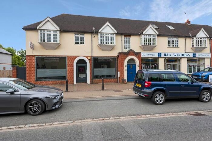 2 Bedroom Flat To Rent In Flat Yorktown Road, College Town, GU47