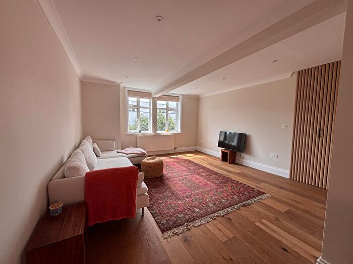 2 Bedroom Apartment To Rent In Derby Road, Bournemouth, BH1