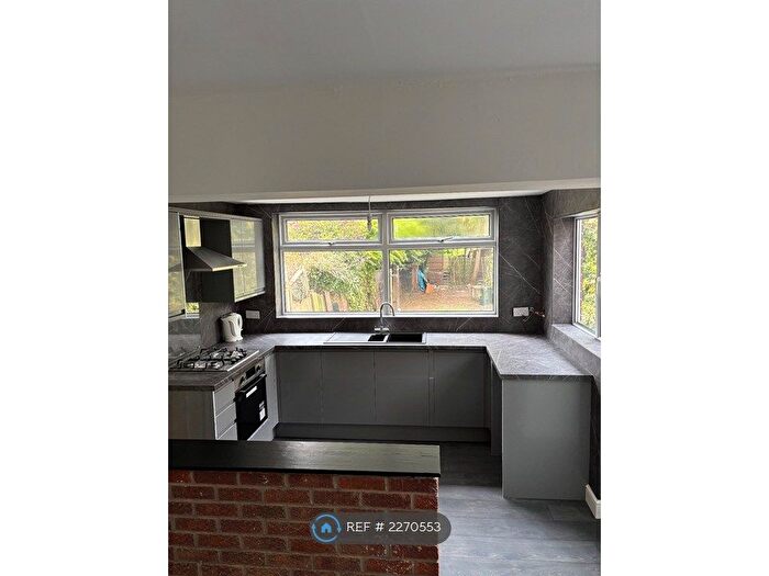 4 Bedroom Semi-Detached House To Rent In Waldemar Grove, Beeston, Nottingham, NG9