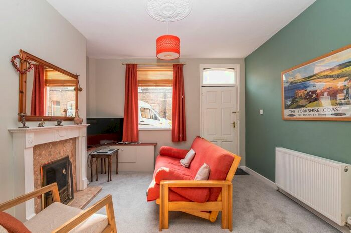 2 Bedroom Flat To Rent In Lockwood Street, York, YO31