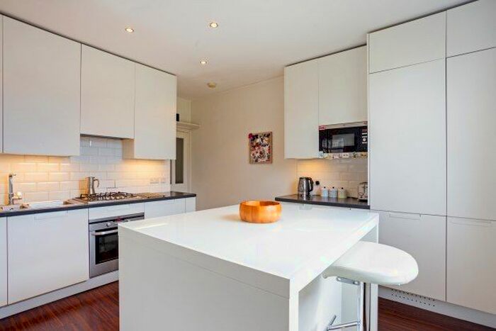 4 Bedroom Maisonette To Rent In Swaby Road, London, SW18