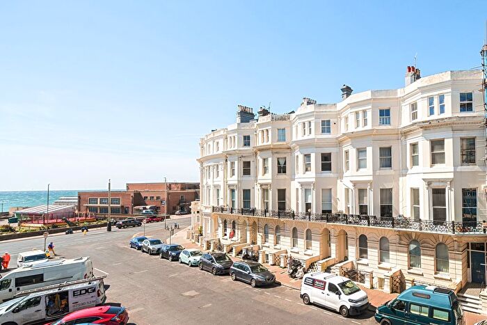 2 Bedroom Flat For Sale In St. Aubyns, Hove, BN3