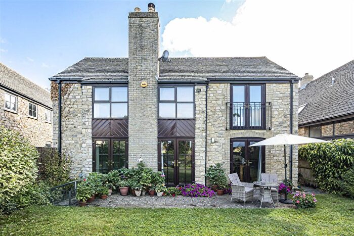 4 Bedroom Property For Sale In Shepherds Close, Weston-On-The-Green, OX25