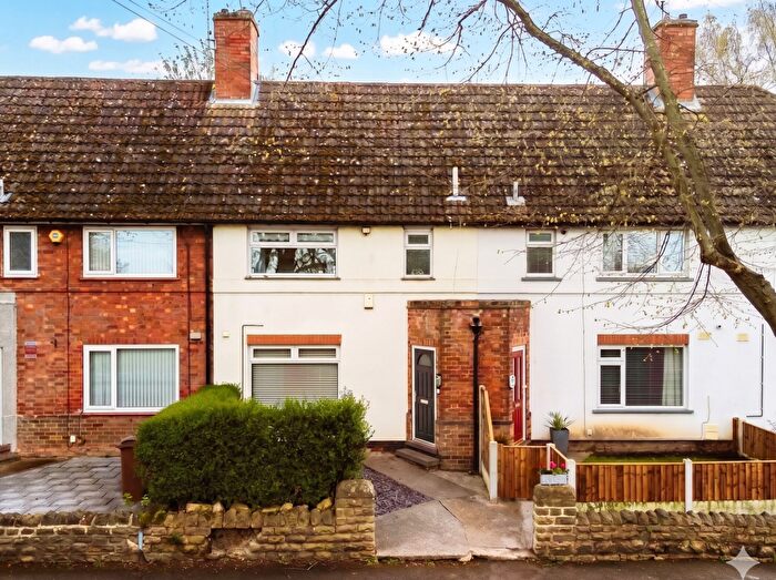 3 Bedroom Terraced House For Sale In Windmill Lane, Nottingham, NG3