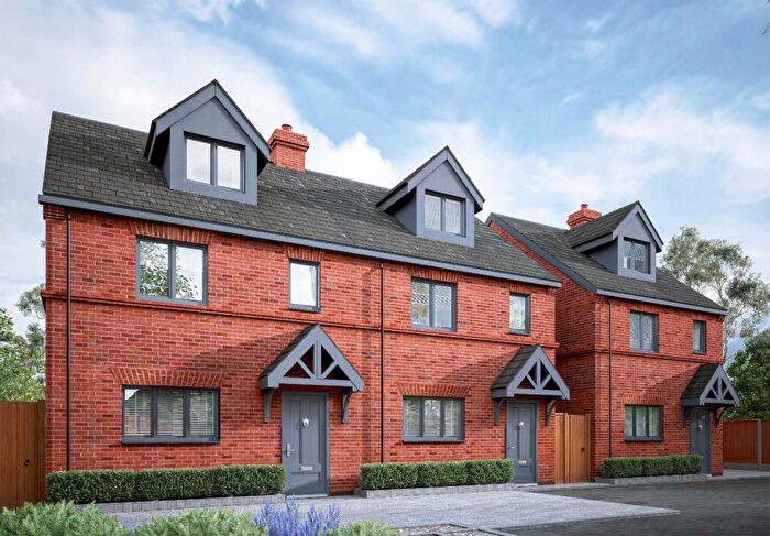 3 Bedroom Semi Detached House For Sale In Ryefields Road, Stoke Prior, B60