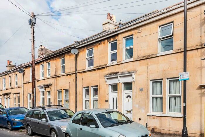 4 Bedroom Terraced House To Rent In Caledonian Road, Bath, BA2
